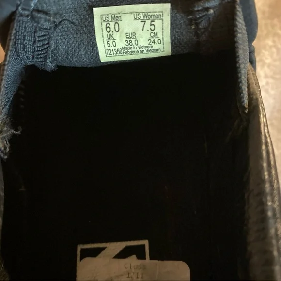 VANS 721356 Shoe M 6 W 7.5 Sneakers Black Ribbed Leather Slip On Skate Casual - Picture 9 of 10